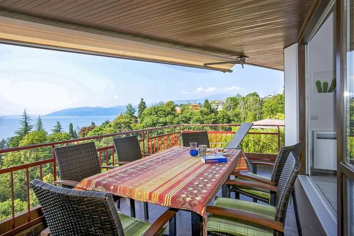 Ferienwohnung für 6 Personen, mit Pool und Seeblick sowie Ausblick und Balkon im Piemont - 2