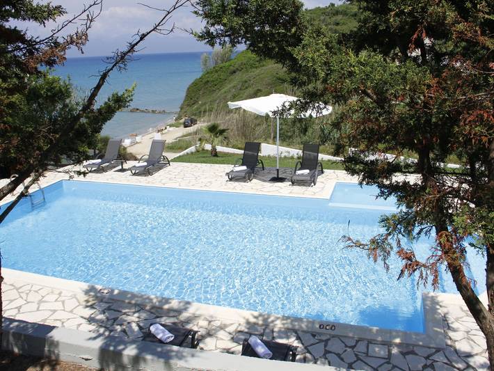 Villa for 9 people, with garden and terrace as well as pool - 1