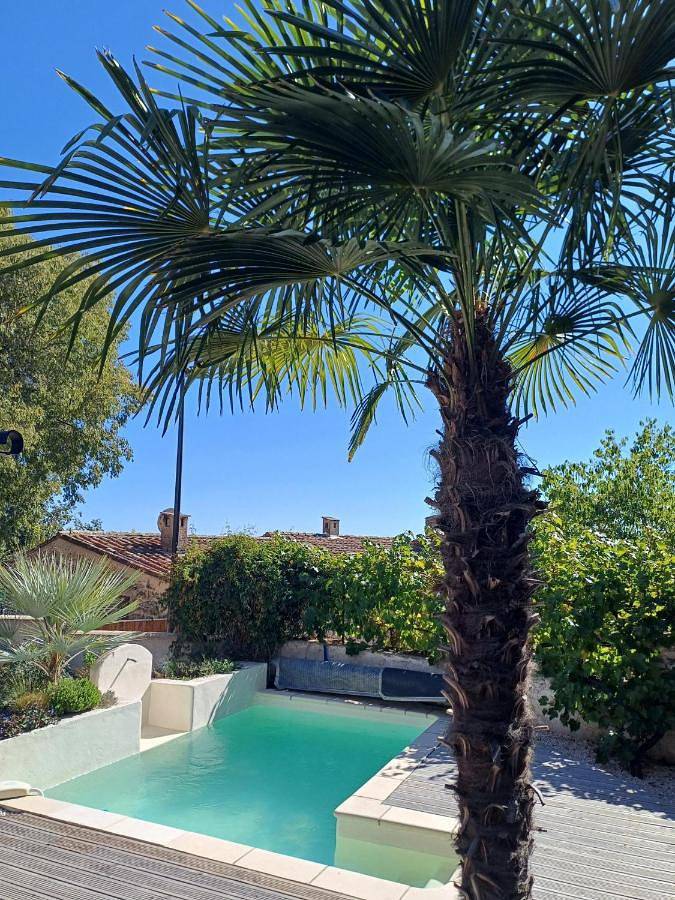 Gîte pour 2 personnes, avec piscine ainsi que jardin et terrasse à Saint-Mathieu-de-Tréviers - 2