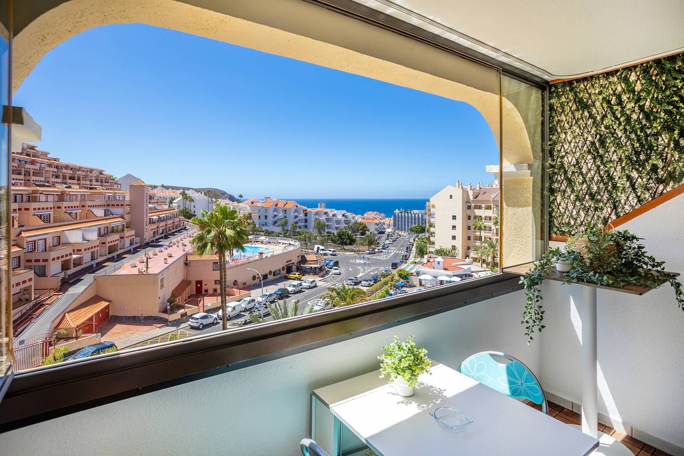 Entire holiday apartment, Holiday apartment for 4 people with pool in Los Cristianos, Arona