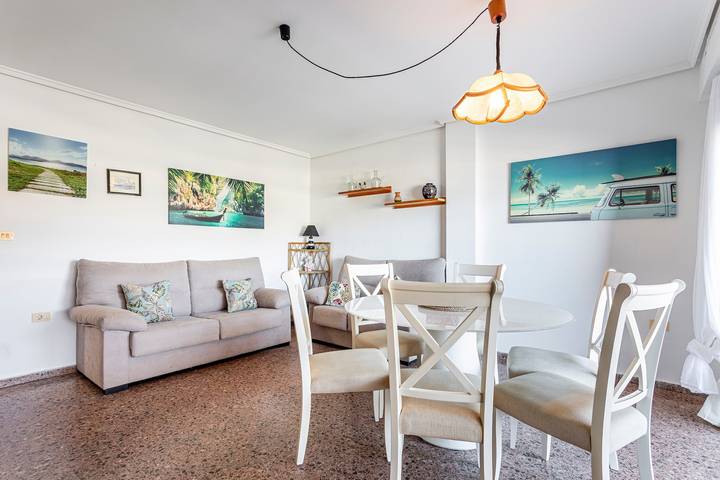 Ganze Wohnung, Apartment 'Entero Playa Perello' mit Gemeinschaftspool, Wlan und Klimaanlage in Platja del Perelló (Sueca), Sueca