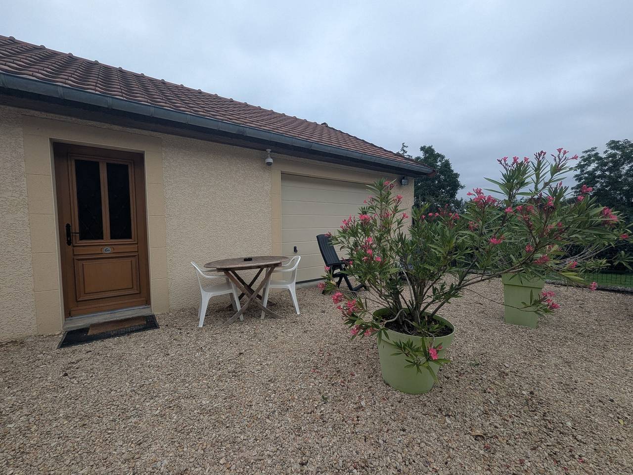 Comfortable studio with private outdoor space in Éclaron-Braucourt-Sainte-Livière, Haute-Marne