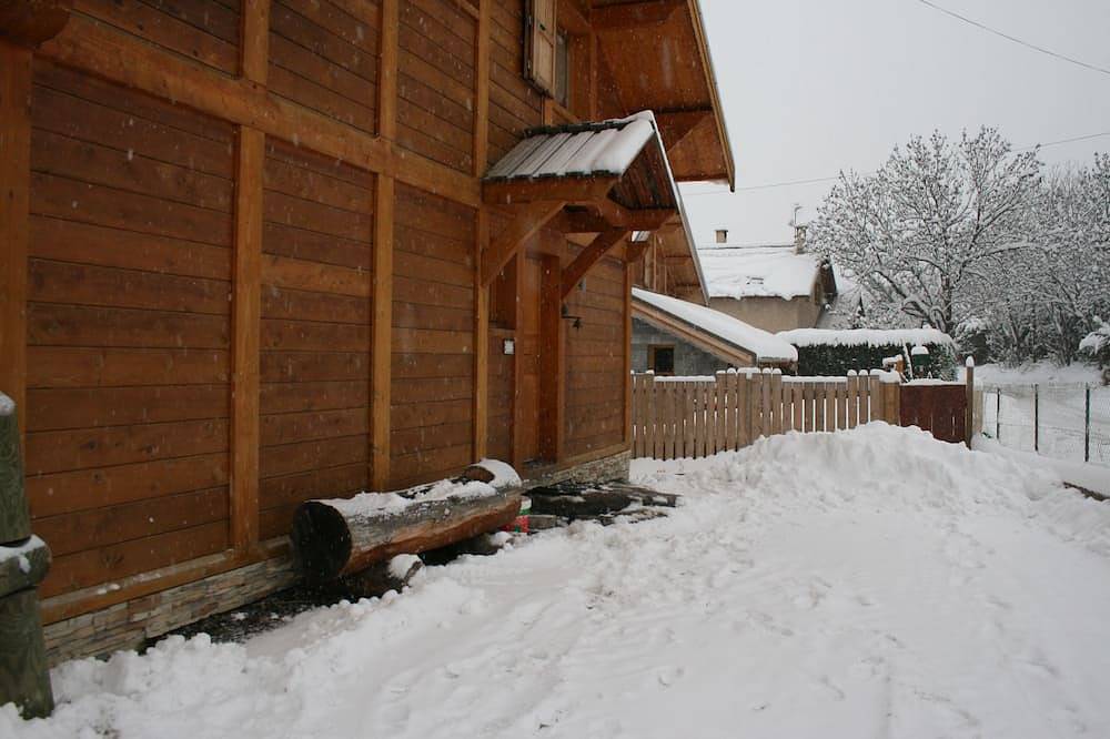 Warmes traditionelles Holzchalet Briançon Serrechevalier 1200m in Briançon, Nationalpark Écrins