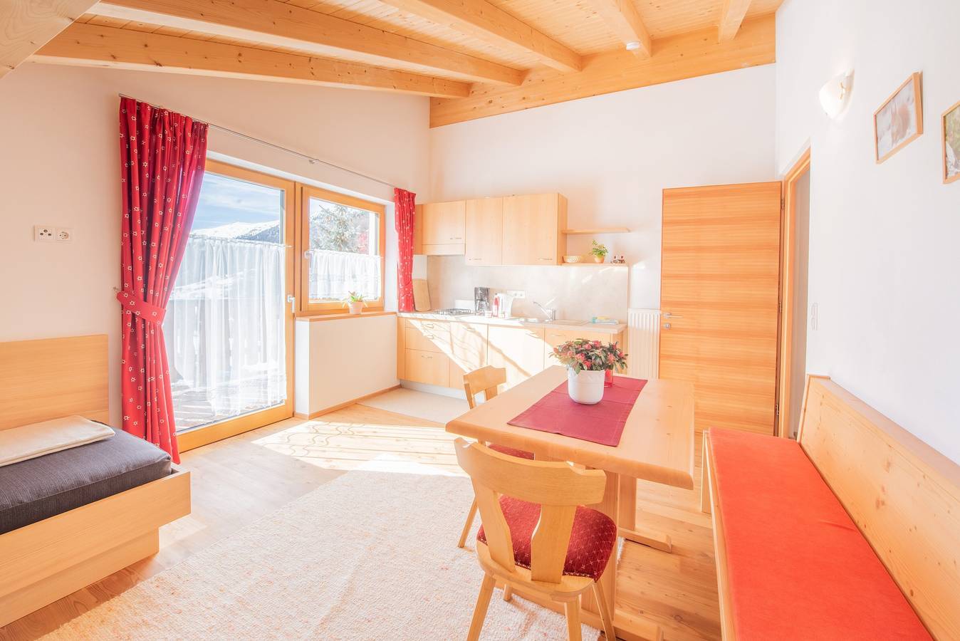 Ganze Wohnung, Apartment 'Inner Glieshof St Josef' mit Bergblick, sonnigem Südbalkon und kostenloses Wlan in Mals, Saldurkamm