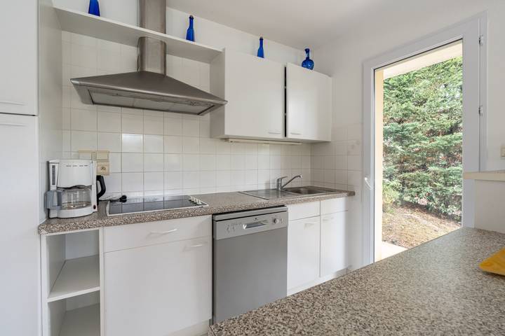 Location de vacances pour 8 personnes, avec terrasse et jardin dans Golf de la Méjanne - 4