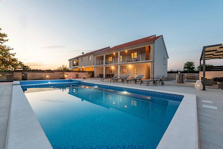 Ferienhaus für 8 Personen, mit Balkon und Terrasse sowie Garten in Pristeg