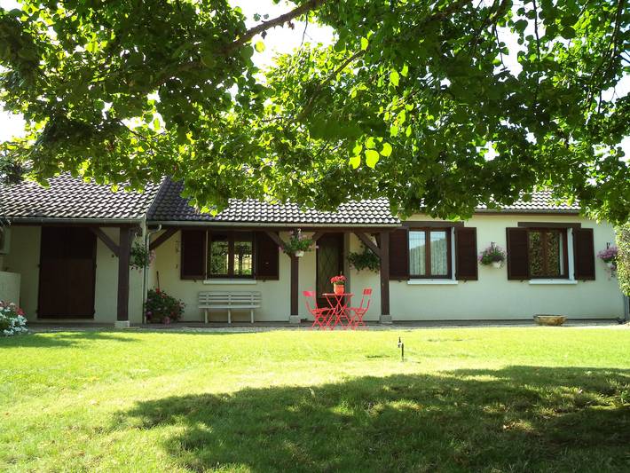 Komfortable Zimmer mit privaten Bädern und Klimaanlage in Férolles, Sologne
