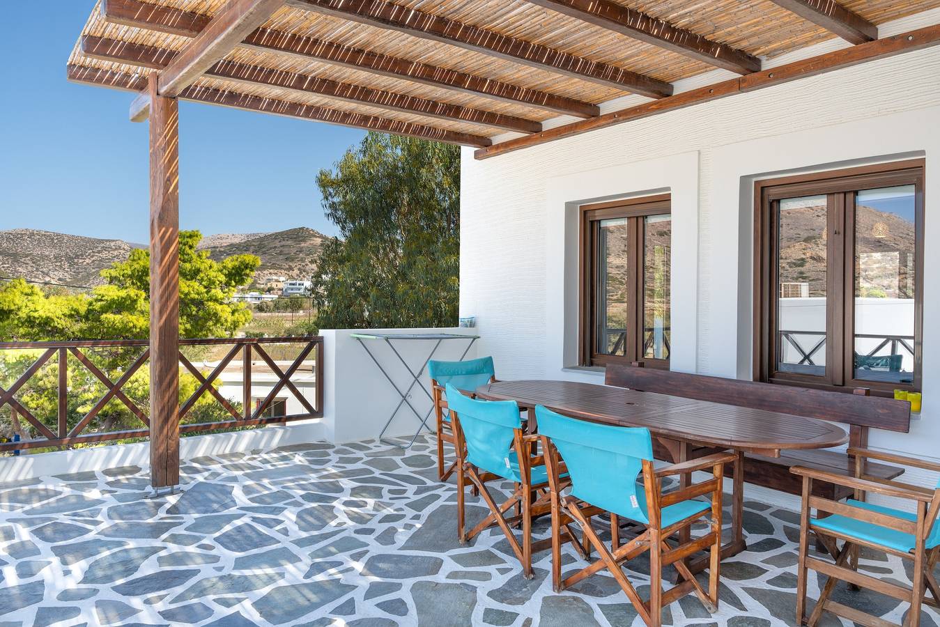 Entire apartment, Apartment 'Dendrinos House' with Sea View, Wi-Fi and Air Conditioning in Syros