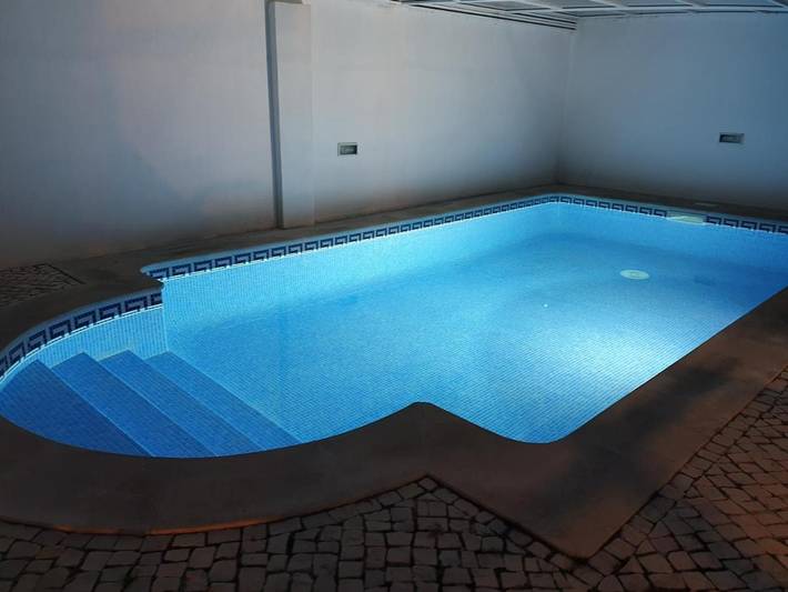 Villa für 10 Personen, mit Balkon und Terrasse sowie Garten und Pool