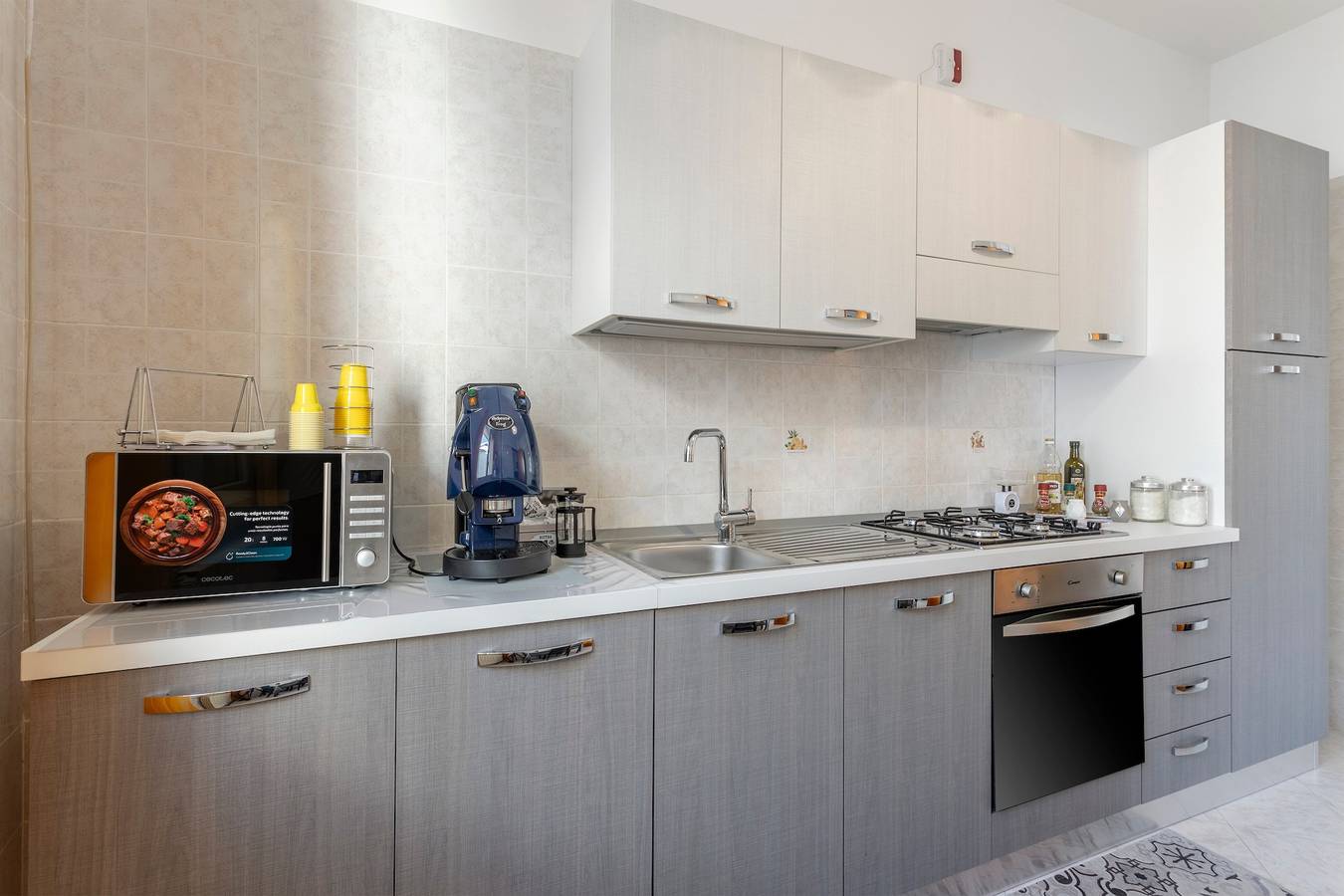 Appartamento intero, Appartamento per vacanze "Contessa Vacanze Byron" con vista sulle montagne, 2 balconi e Wi-Fi in Contessa Entellina, Provincia di Palermo