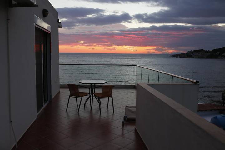 Villaggio vacanza per 4 persone, con Balcone e Terrazza nonché Giardino e Piscina in Montenegro