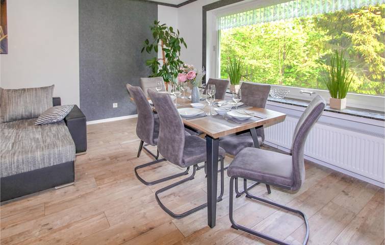 Ganze Ferienwohnung, Modernes Apartment mit Sauna, Terrasse und Parkplatz - 1,5km nach Kariensiek in Born (Marienmünster), Marienmünster
