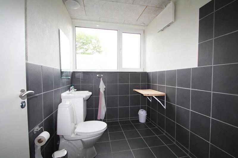 Family Room with Shared Bathroom in Gram, Ostjütland
