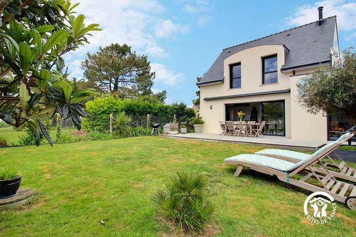 Gîte pour 8 personnes, avec jardin dans Plage de Landrezac - 2