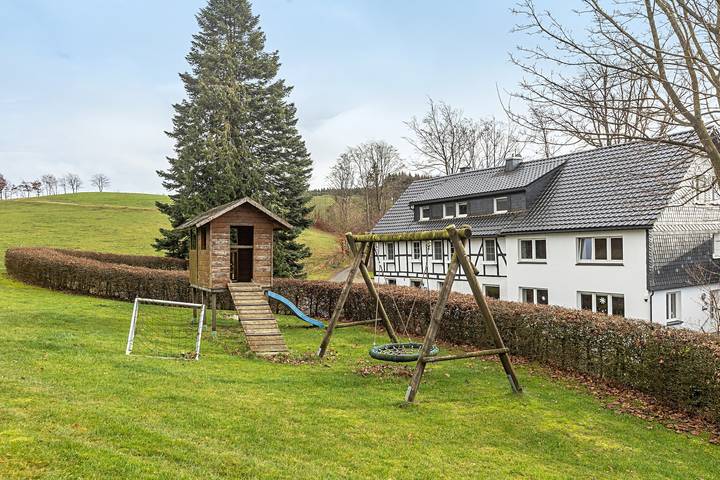 Appartement entier, Appartement 'Pusteblume' avec terrasse commune et Wi-Fi in Schmallenberg, Arrondissement du Haut-Sauerland