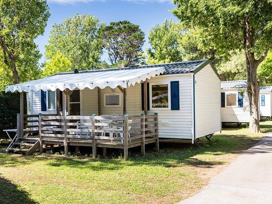 Camping La Marina de Canet - Mobilhome 6 personas - Clásico | 3 Dormitorios | 6 Pers. | Terraza elevada | Aire acondicionado. in Canet-en-Roussillon, Côte d'Améthyste