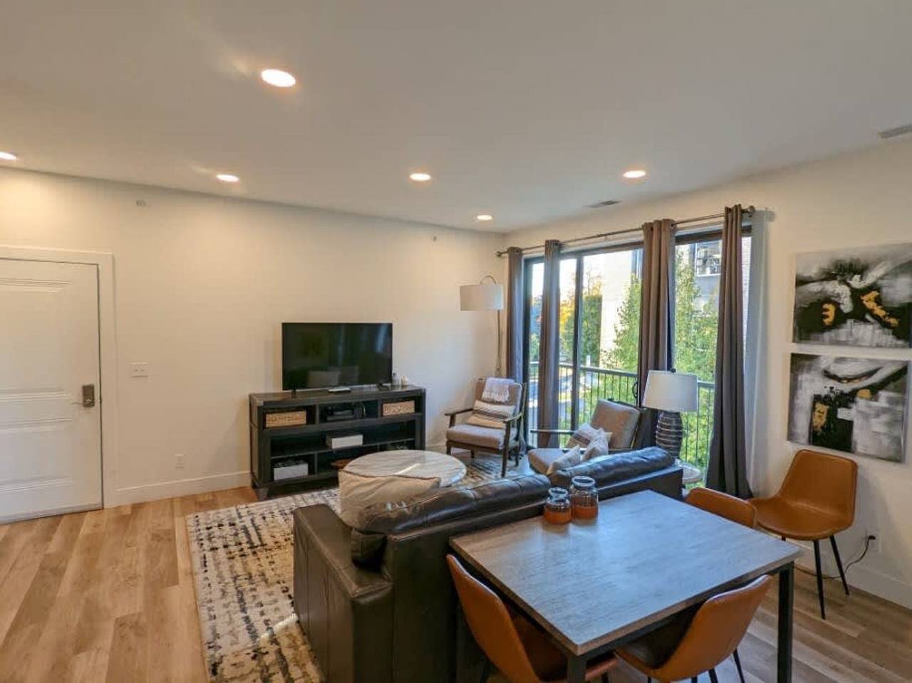 Appartamento intero, Walk to it all - Downtown Tc- Capri 212 in Traverse City, Contea di Grand Traverse