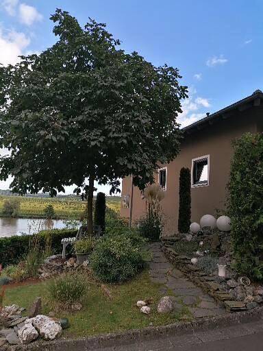 Ferienwohnung für 2 Personen, mit Terrasse und Garten sowie Ausblick in Piesport