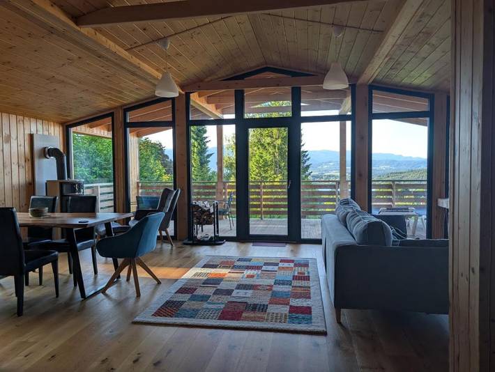 Ferienhaus für 4 Personen, mit Balkon und Terrasse sowie Garten und Seeblick in Faak am See