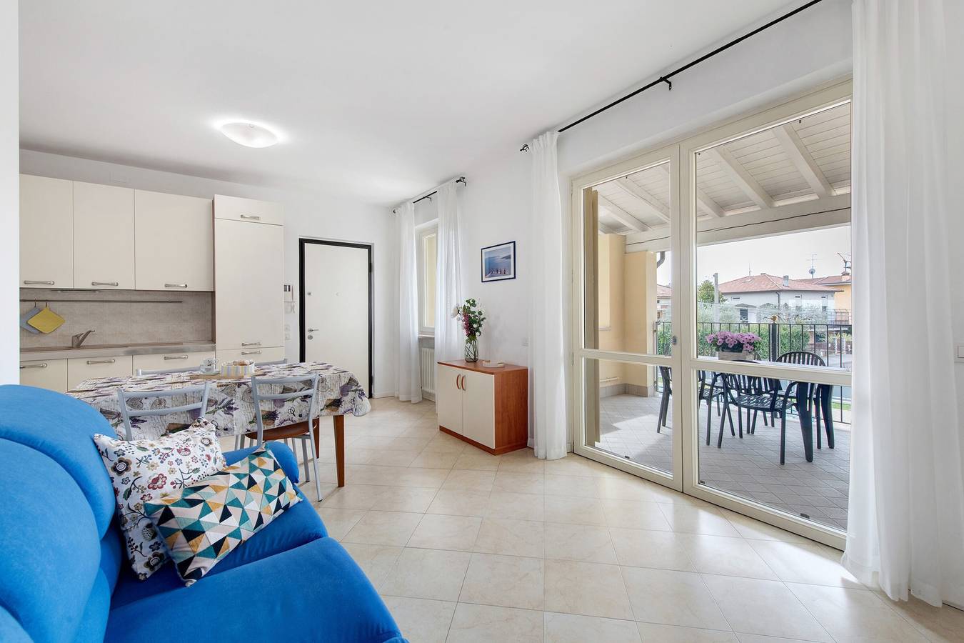 Ganze Wohnung, Apartment „Lavanda“ mit Balkon, Wlan und Klimaanlage in Rivoltella del Garda, Desenzano del Garda