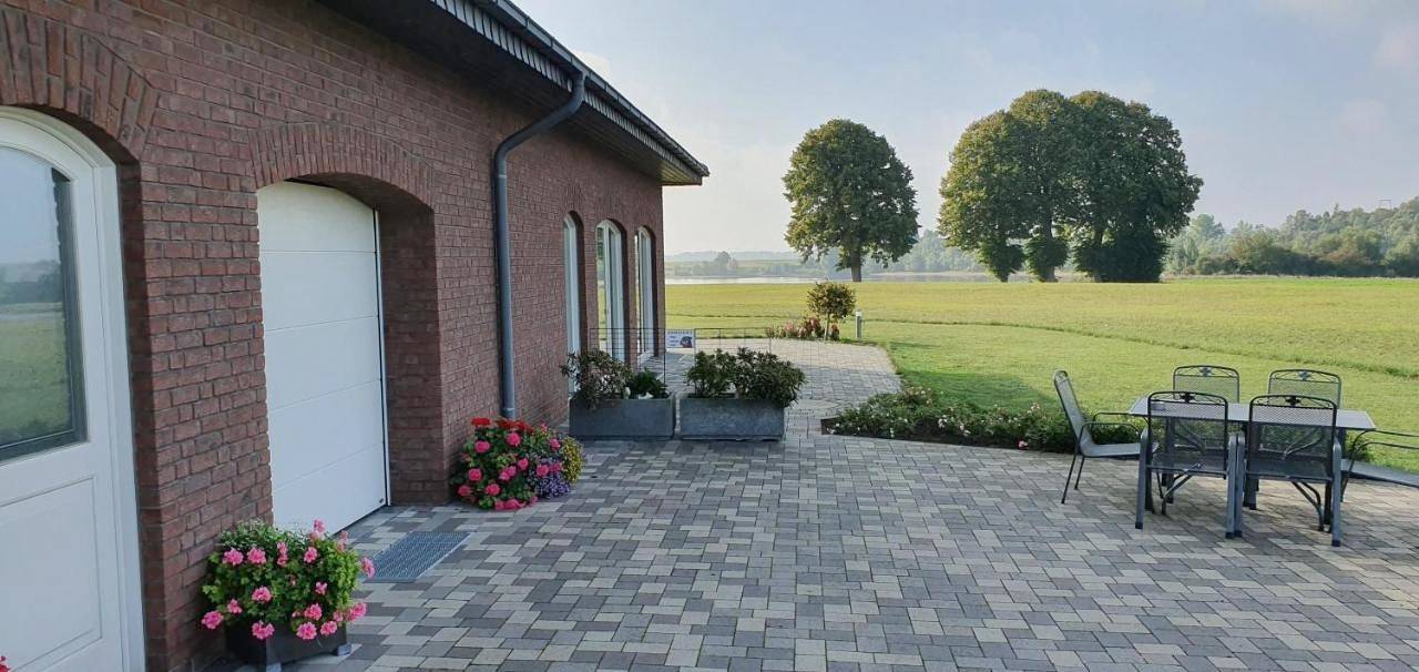Ganze Wohnung, Three-Bedroom Apartment in Rees, Niederrhein