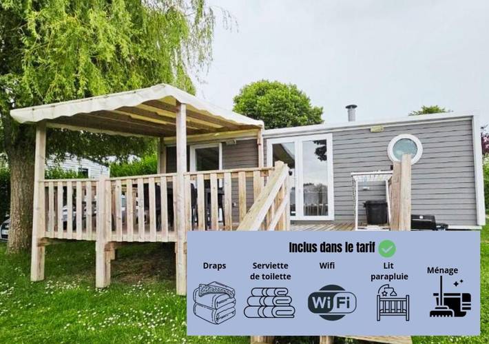 Camping pour 4 personnes, avec bassin pour enfant et piscine ainsi que terrasse et jacuzzi