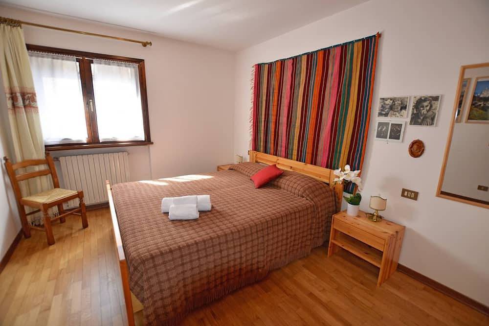 Ganze Wohnung, Apartment at the foot of Pelmo - Borca di Cadore center in Borca di Cadore, Dolomiti Superski