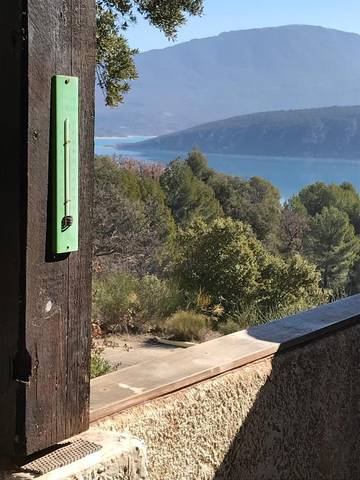 Gîte pour 4 personnes, avec vue sur le lac et terrasse à Sainte-Croix-du-Verdon