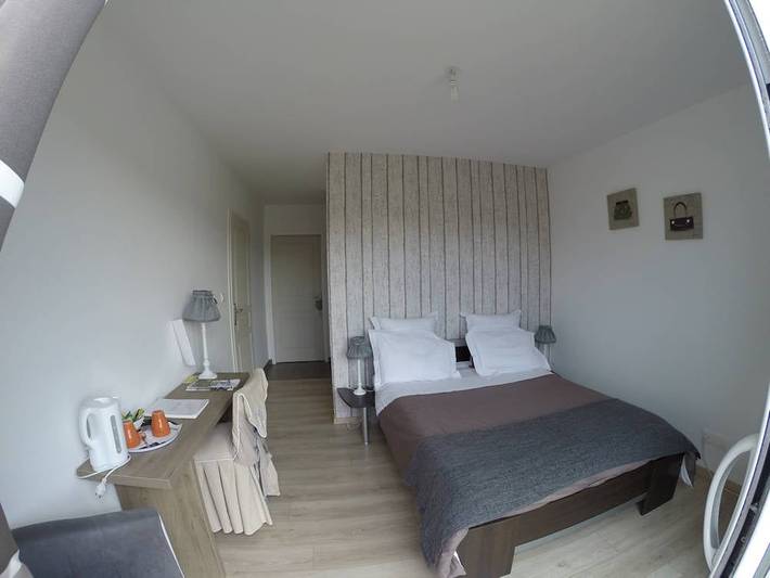 Location de vacances pour 2 personnes, avec Terrasse ainsi que Jardin et Piscine à Blaye