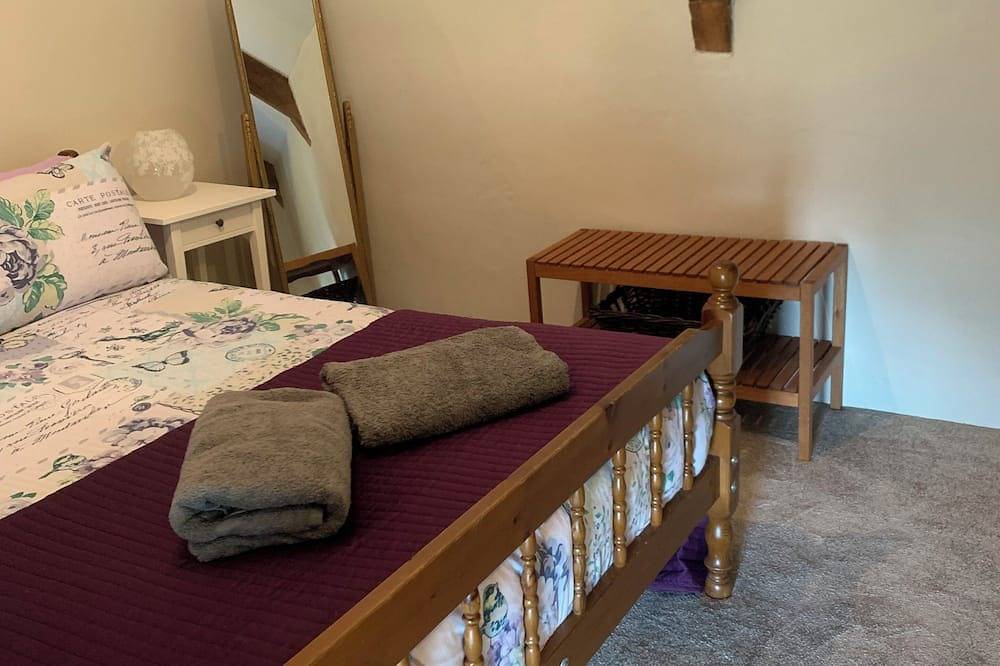 Fuchsia Cottage, Piscine chauffée, Wifi gratuit, Tv satellite, Ferry Discount in Plouguenast, Cotes-d'Armor