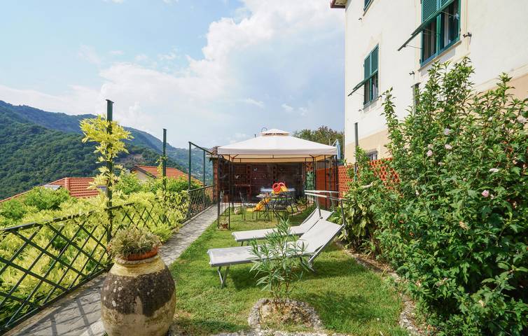 Ferienwohnung für 6 Personen, mit Terrasse und Garten in Avegno
