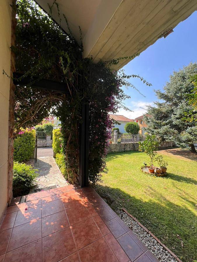 Casa rural para 13 personas, con Terraza además de Jardín y Vistas en Celorio - 4