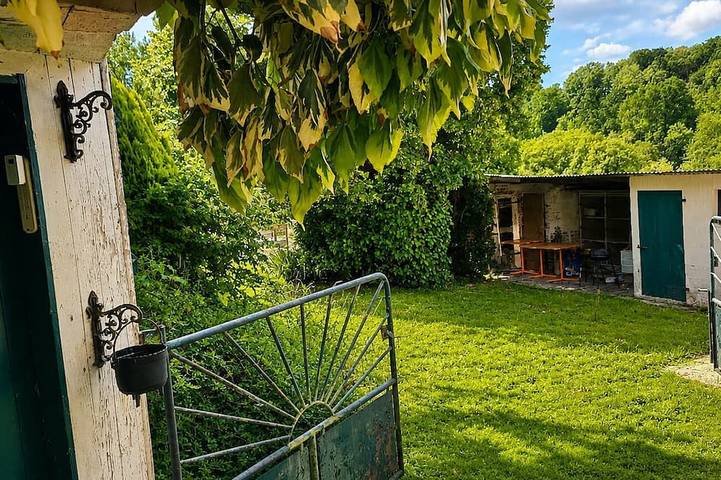 Location de vacances pour 12 personnes, avec jardin dans Montmeillant