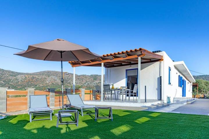 Location de vacances pour 5 personnes, avec Balcon et Terrasse ainsi que Jardin et Vue dans Milatos Beach