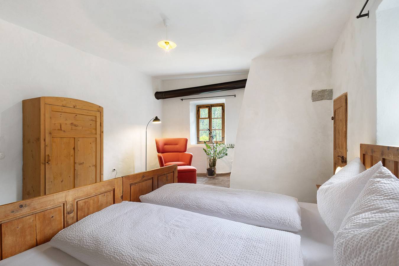 Ganze Wohnung, Ferienwohnung 'Ansitz Baumannhof Gotik' mit Bergblick, Gemeinschaftsgarten und Wlan in Issing, Pfalzen