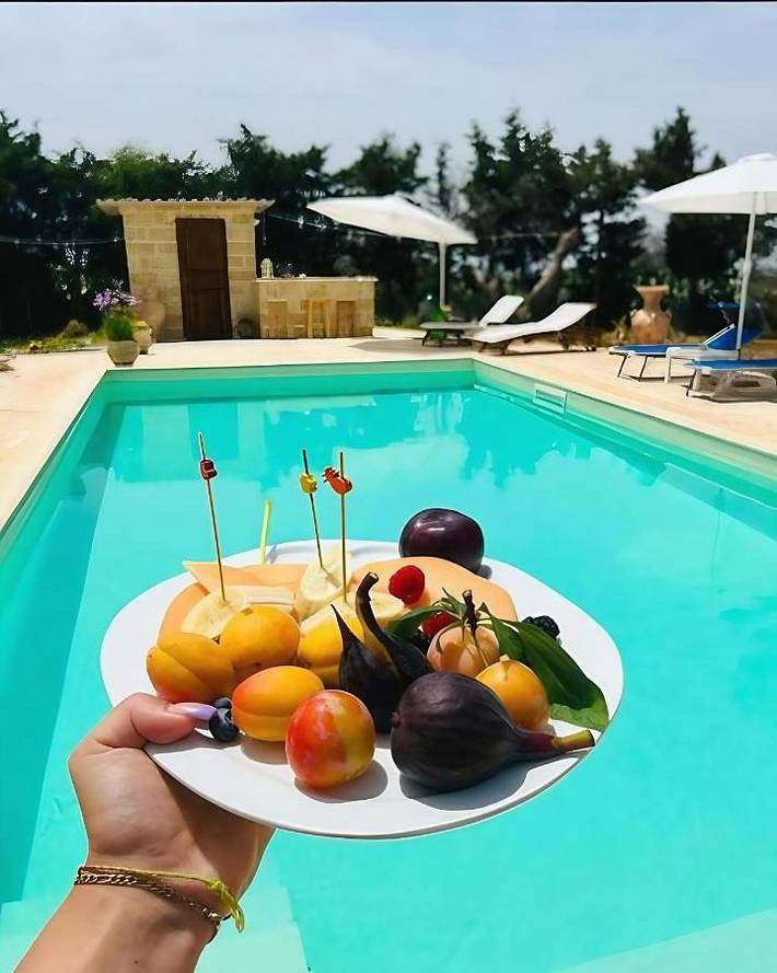 Chambre d’hôte pour 4 personnes, avec piscine ainsi que vue et jardin à Parabita - 4