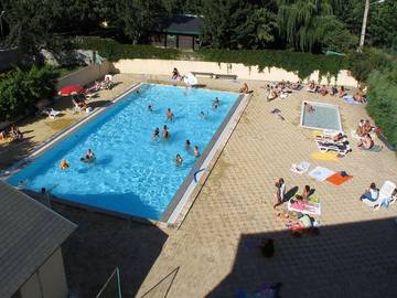 Mobil home pour 6 personnes, avec jacuzzi à Estavar