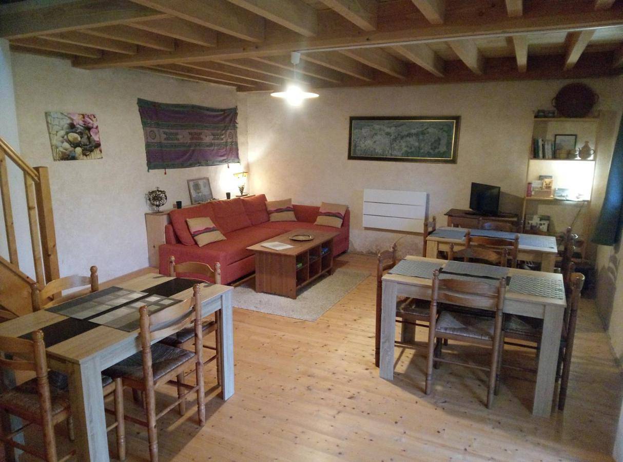 Twin Room with Shared Bathroom in Lopérec, Région de Châteaulin