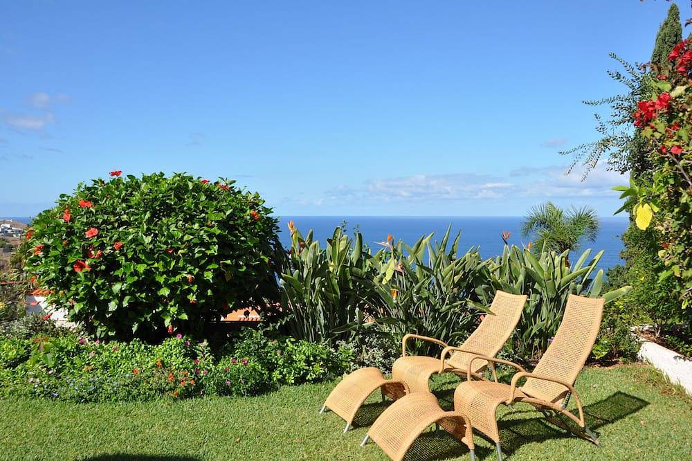 Komfortables Ferienhaus mit herrlichem Garten und Pool direkt am Atlantik in La Victoria de Acentejo, Teneriffa Nord