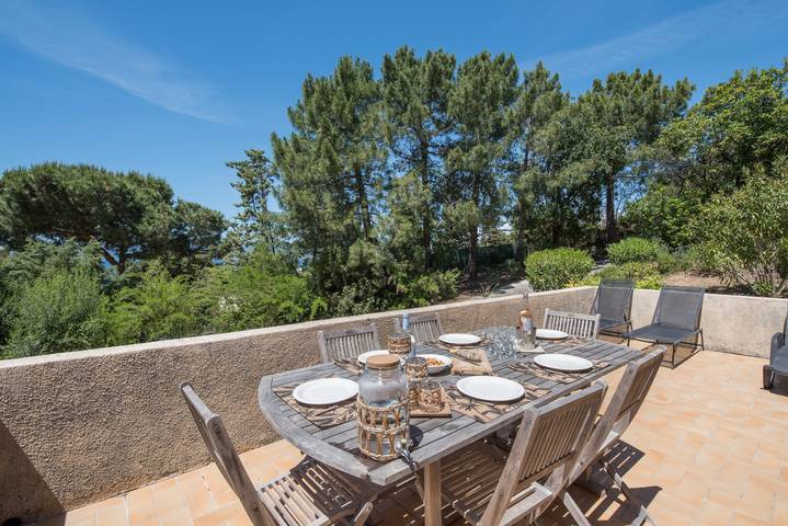 Location de vacances pour 8 personnes, avec Balcon ainsi que Terrasse et Jardin à Pietrosella