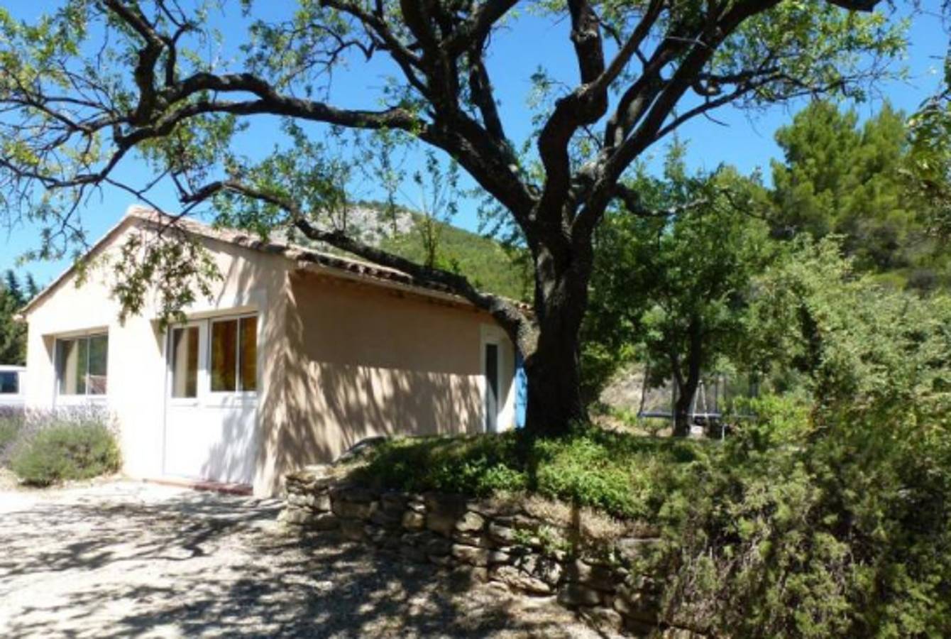 Encantadora casa con piscina en Saint-Hippolyte-le-Graveyron 46 m²! in Saint-Hippolyte-le-Graveyron, Parque natural regional del Mont Ventoux