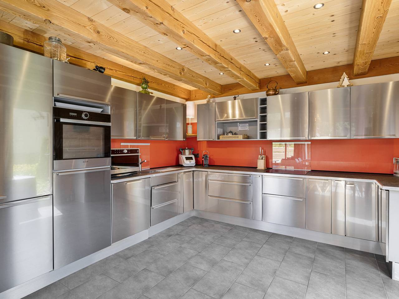 Chalet luminoso con jacuzzi y sala de juegos in Le Monêtier-les-Bains, Serre Chevalier