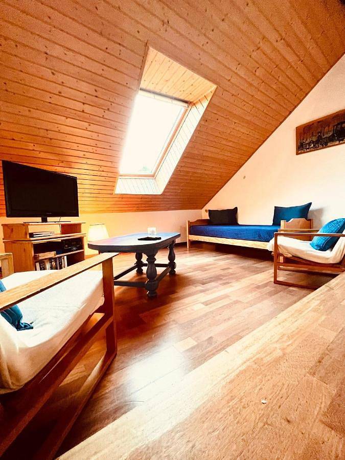 Gîte pour 4 personnes, avec vue sur le lac à Hauterive - 2