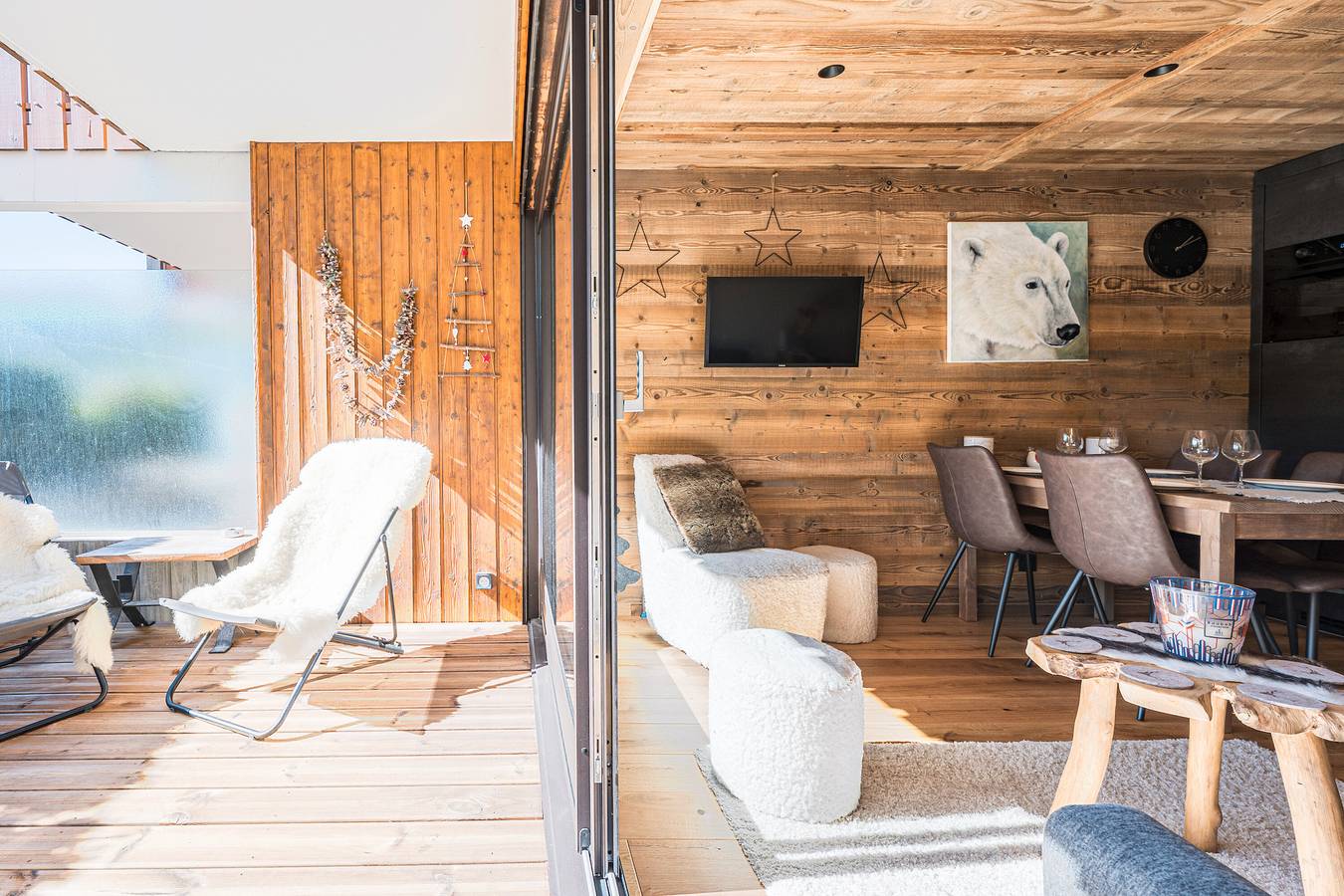 Apartamento entero, Apartamento 'Centre Village La Clusaz' con Vista a la Montaña, Terraza Privada y Wi-Fi in La Clusaz, Región de Annecy