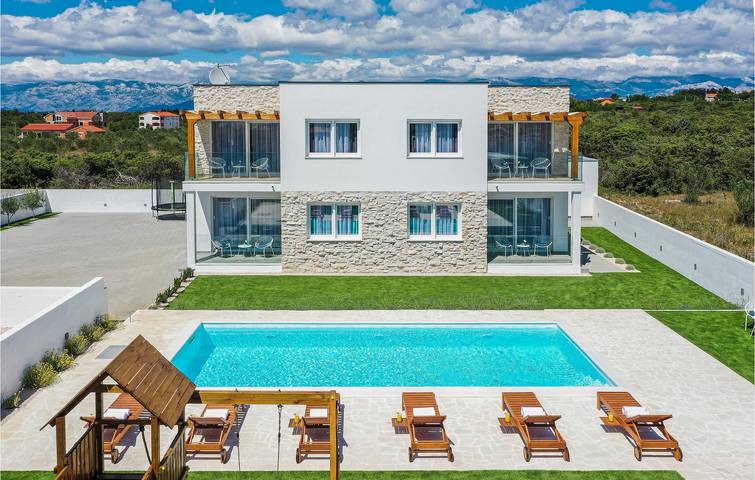 Smještaj za odmor za 16 osoba u Vrsi - mulo (Zadar)