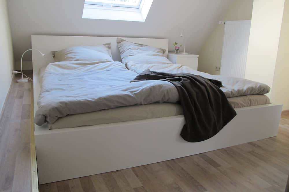 Ganze Wohnung, Direkt am See! - viel Platz für Familie & Freunde - modern & exklusiv in Strasen, Wustrow (Mecklenburgische Seenplatte)