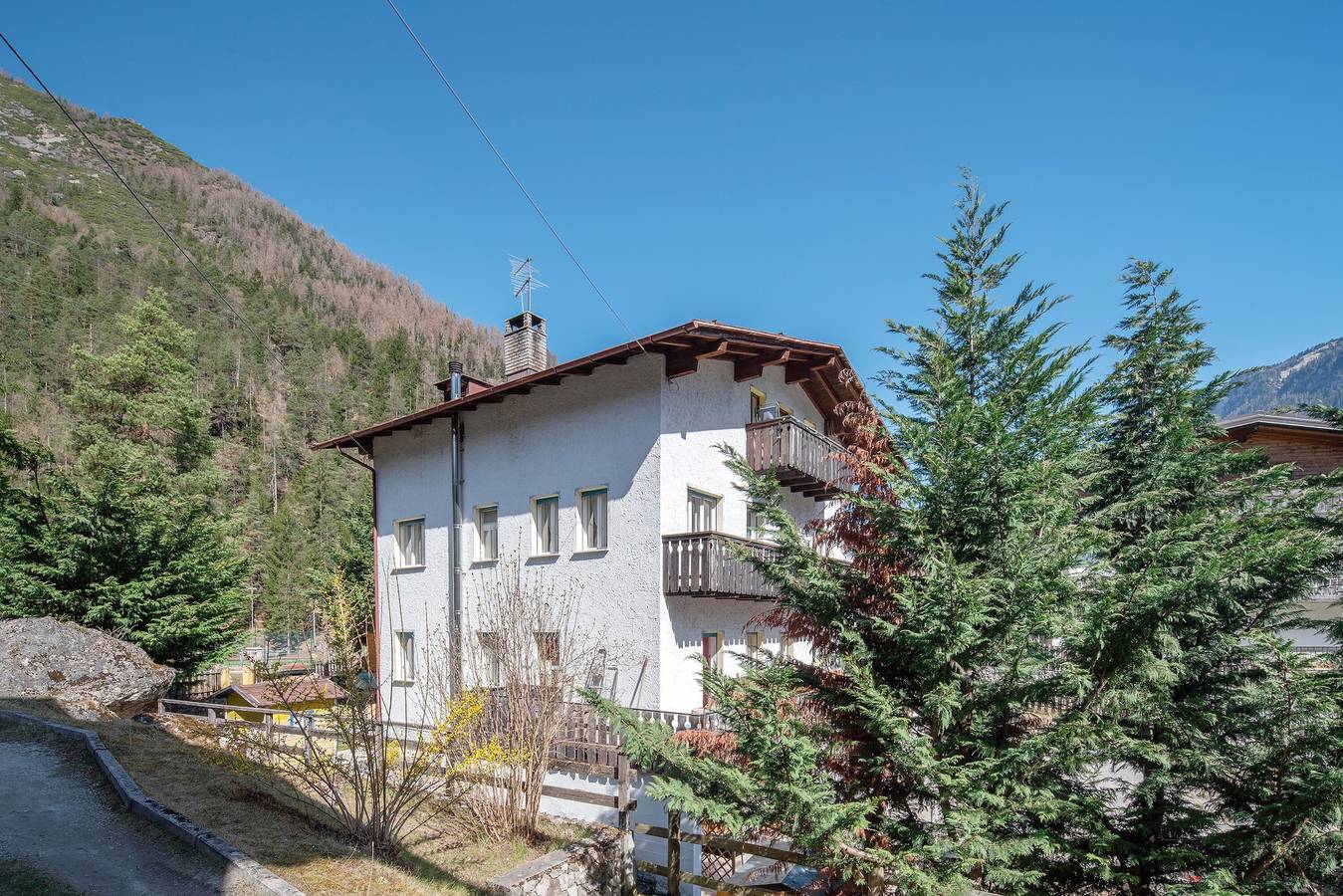 Appartamento 'La Busa' con Vista Lago, Giardino Privato e Wi-Fi in Rocca Pietore, Dolomiti Superski
