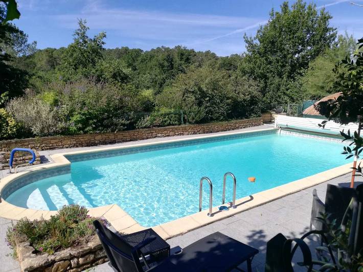 Location de vacances pour 6 personnes, avec Jacuzzi et Terrasse ainsi que Jardin et Piscine à Maurens
