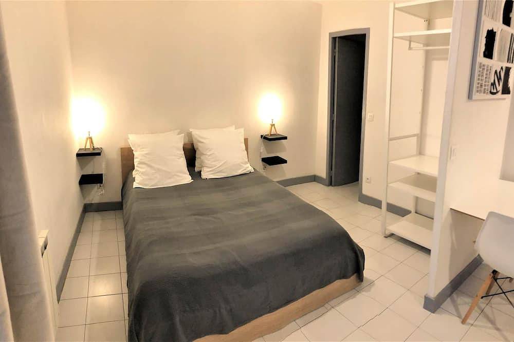 Apartamento entero, Studio 2*, place Saint Priest, first floor in Cahors, Lot