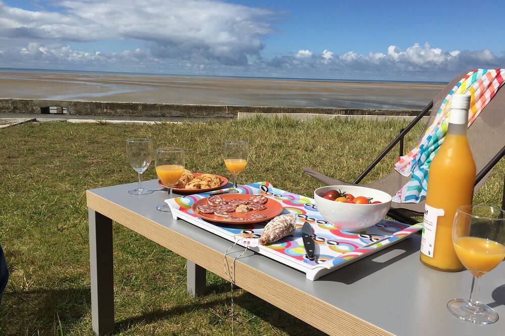 Villa en primera línea de mar en Hauteville sur mer. Costa oeste de Cotentin in Hauteville-sur-Mer, Coutances y alrededores